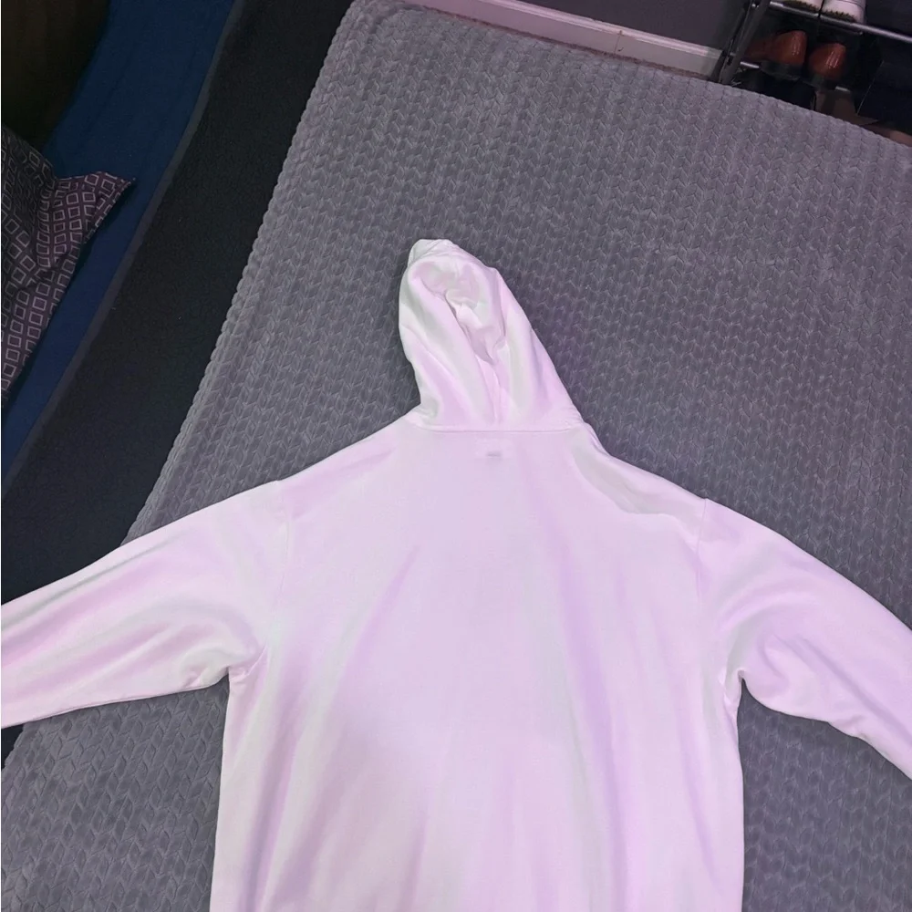 American Eagle Outfitters Classic White Hoodie - Picture 3 of 4